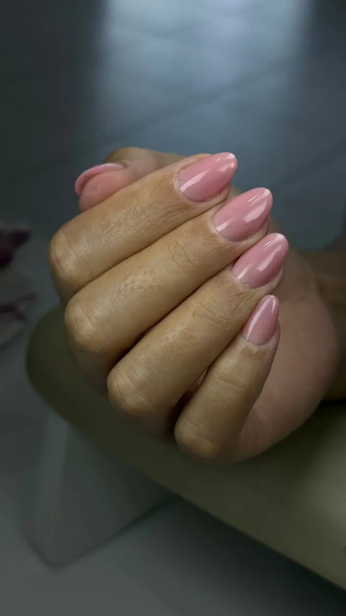 Esmaltação rosa nude feita por manicure em Sapucaia do Sul