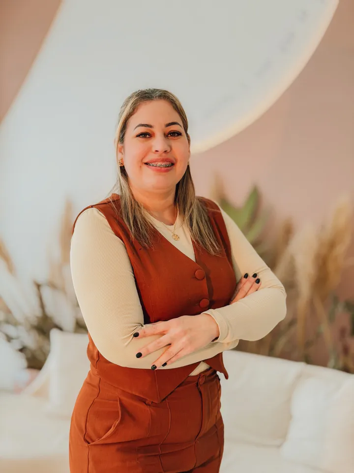 Profissional da Livi Beauty Studio em Sapucaia do Sul